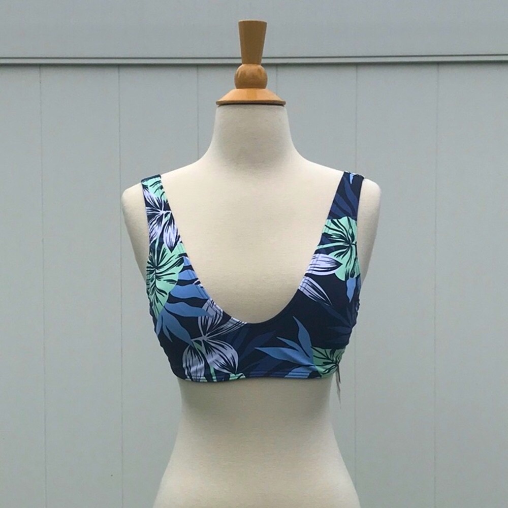NWT Roxy Blues and Green Floral Tropical Bikini Top Size Medium